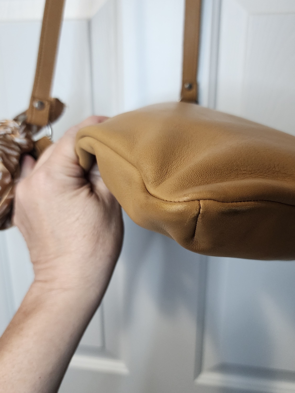 Coach Vintage Chelsea Slim Tan Leather Crossbody - Picture 8 of 11